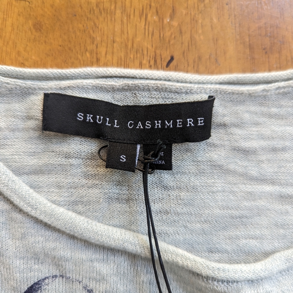 COPY - COPY - SKULL CASHMERE Sz S Small Gray with Black Skulls Short Sleeve NWT - Picture 4 of 11
